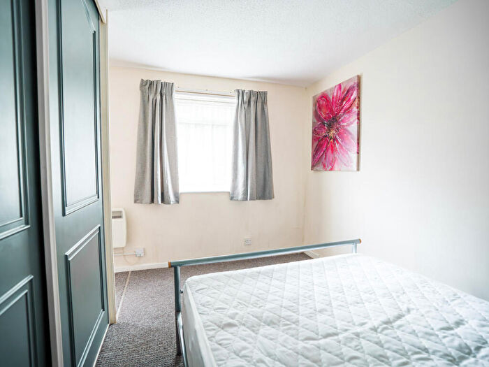 1 Bedroom Flat To Rent In Belle Vue Court #, LS3