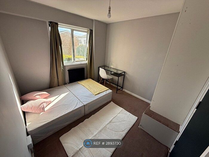 4 Bedroom Terraced House To Rent In Heaton Avenue, Romford, RM3