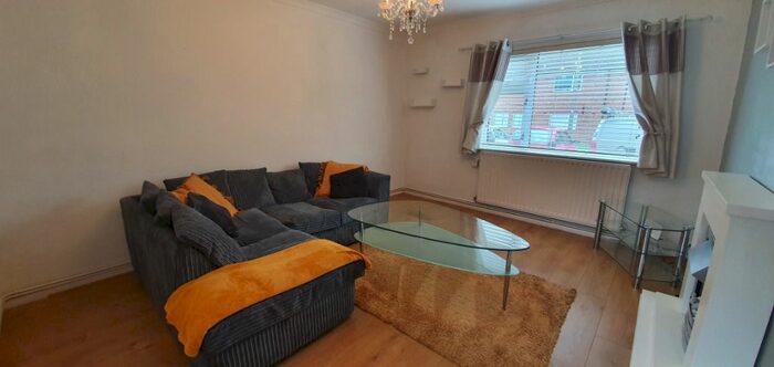 1 Bedroom Flat To Rent In Charminster Drive, Coventry, CV3
