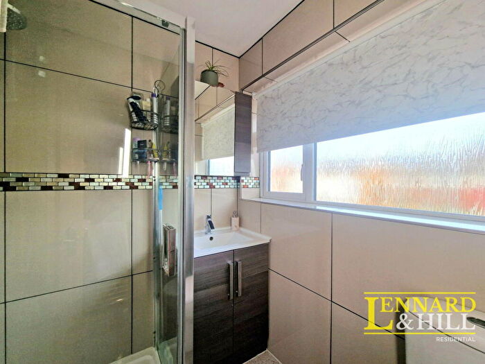 3 Bedroom Terraced House For Sale In Hollowfield Avenue, Little Thurrock, Grays, RM17