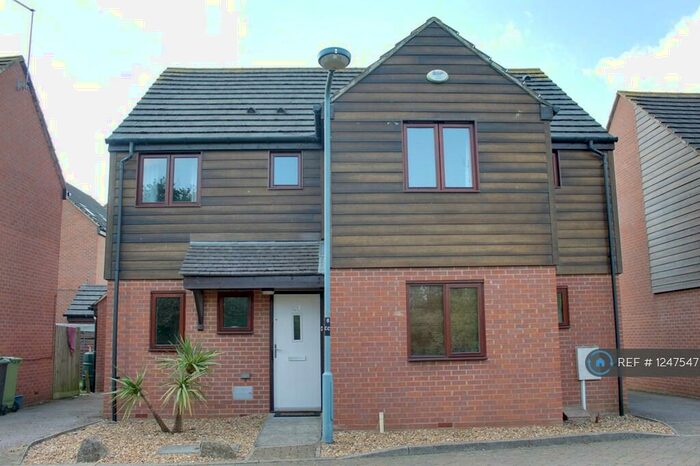4 Bedroom Detached House To Rent In Chasewater Crescent, Broughton, Milton Keynes, MK10