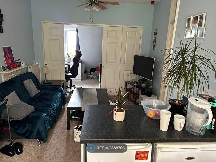 1 Bedroom Flat To Rent In Downs Road, Luton, LU1