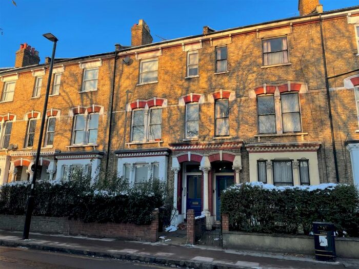 Studio To Rent In St. John's Way, Upper Holloway, London, N19