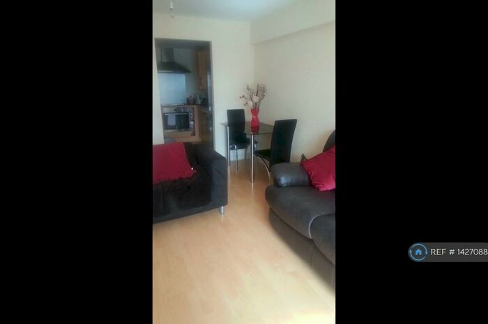 2 Bedroom Flat To Rent In West Point, Sheffield, S1