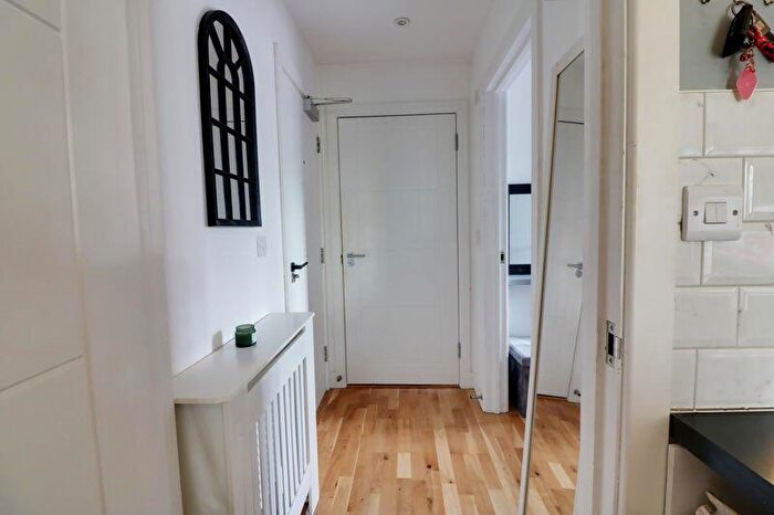 1 Bedroom Flat For Sale In Hambledon Road, Waterlooville, PO7