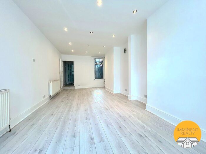 3 Bedroom Terraced House To Rent In Abbey Road, Smethwick, B67