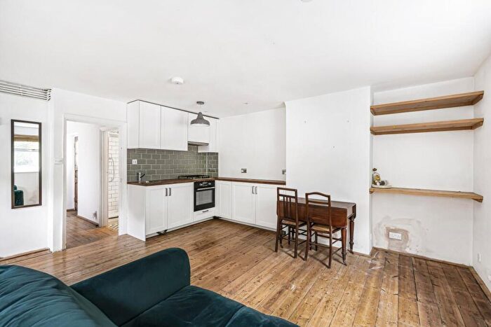 1 Bedroom Flat To Rent In Vestry Road, London, SE5