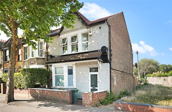 2 Bedroom Flat For Sale In Blackhorse Road, Walthamstow, London, E17