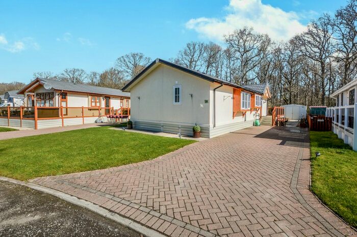2 Bedroom Mobile/park Home For Sale In Capel Gardens Holiday Park, Ruckinge, Ashford, TN26