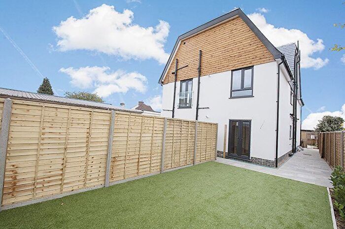 1 Bedroom Flat To Rent In Rugby View House, Walton-on-Thames, KT12