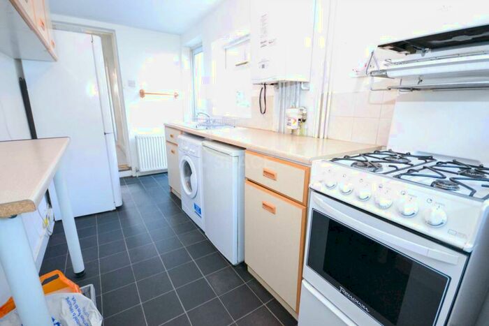 3 Bedroom Terraced House To Rent In Amity Street, Reading, Berkshire, RG1