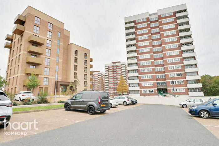 2 Bedroom Apartment To Rent In Parkhill Close, Hornchurch, RM12