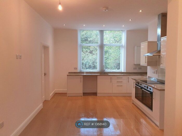 2 Bedroom Flat To Rent In Parish Ghyll Drive, Ilkley, LS29