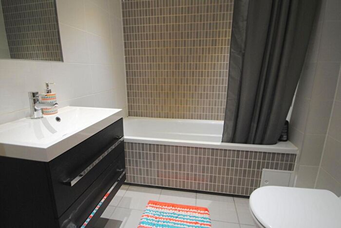 2 Bedroom Flat To Rent In Lansdowne Lane, Bournemouth, BH1