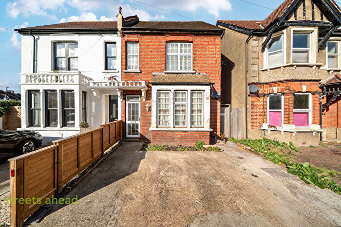 3 Bedroom Semi Detached House For Sale In Broughton Road, Thornton Heath, CR7