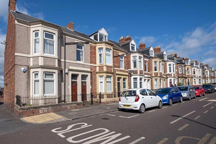 2 Bedroom Flat To Rent In Brinkburn Avenue, Gateshead, NE8