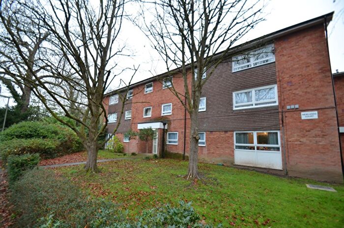 2 Bedroom Flat To Rent In Addlestone Park, Addlestone, KT15