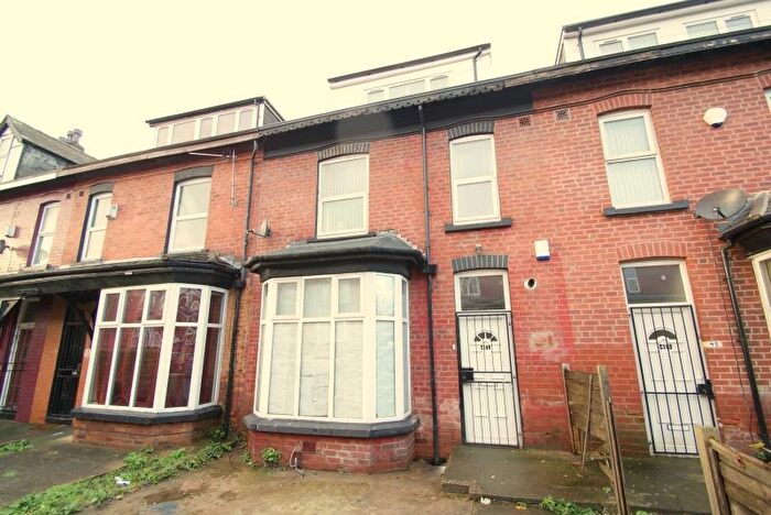 6 Bedroom Terraced House To Rent In Brudenell Mount, Hyde Park, Leeds, LS6