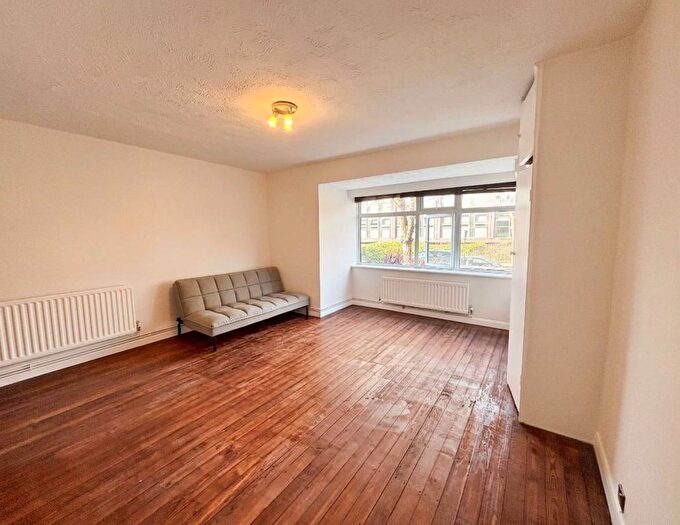 Studio To Rent In Dyke Road, Brighton, BN1