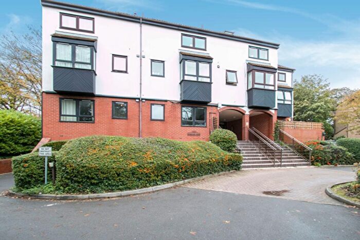 1 Bedroom Flat To Rent In Hamilton Court, - Wellington Road, Bournemouth, BH8