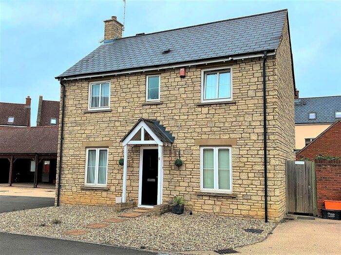 3 Bedroom Detached House To Rent In Helena Road, Swindon, SN25