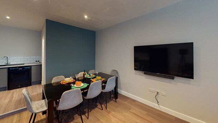 5 Bedroom Flat To Rent In Gloucester Road, Bishopston, Bristol, BS7