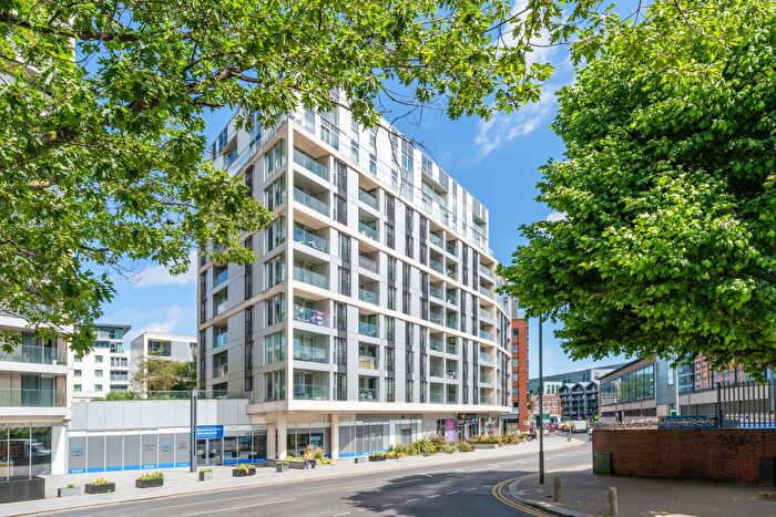 1 Bedroom Flat For Sale In Buckhold Road, London, SW18
