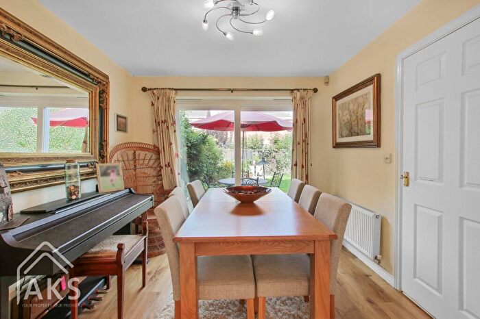 4 Bedroom Detached House For Sale In Old Station Close, Etwall, DE65