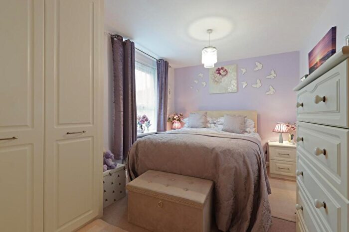 3 Bedroom Apartment For Sale In Hall Park Head, Stannington, Sheffield, S6