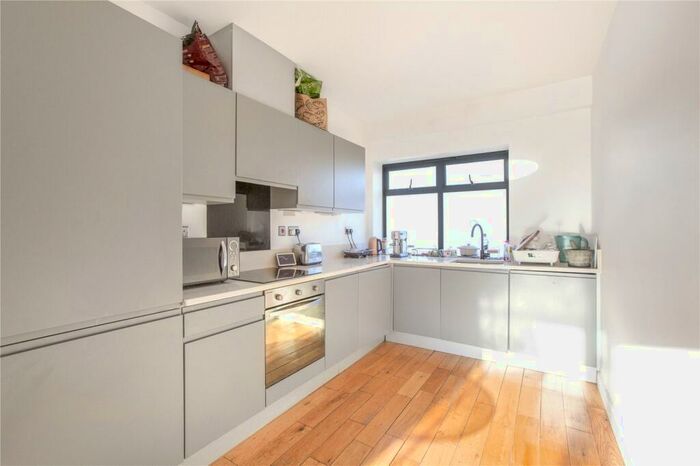 2 Bedroom Apartment To Rent In Davenant Street, Whitechapel, London, E1