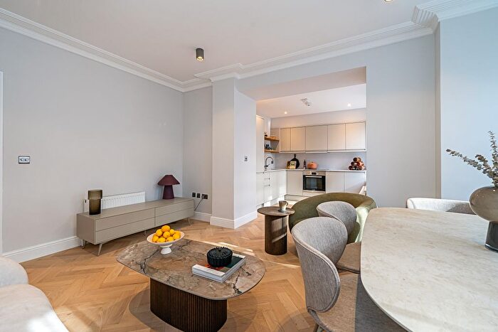 3 Bedroom Flat To Rent In Hamlet Gardens, King Street London, W6