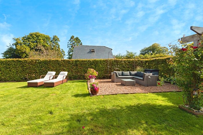 4 Bedroom Detached House For Sale In Kennel Farm, Dummer, Basingstoke, RG23