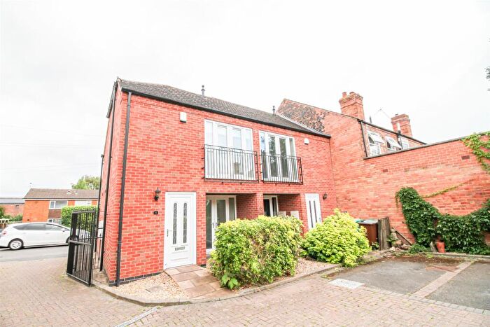 2 Bedroom Town House To Rent In Querneby Road, Nottingham, NG3