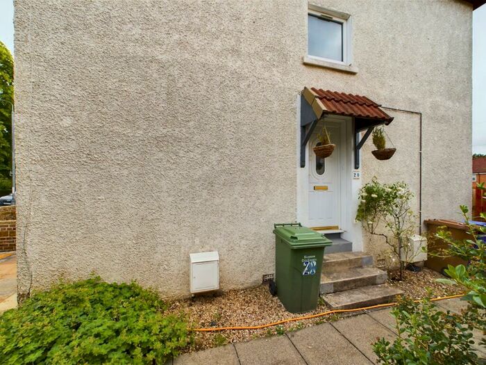 2 Bedroom Flat To Rent In Hermitage Avenue, G13