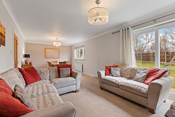 4 Bedroom Detached House For Sale In Lyndale Avenue, Edenthorpe, Doncaster, DN3