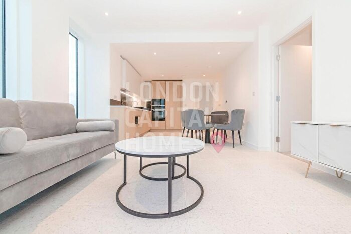 2 Bedroom Apartment To Rent In Bouchon Point Cendal Crescent London, E1