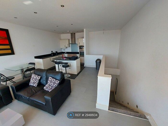 2 Bedroom Flat To Rent In The Axis, Nottingham, NG1