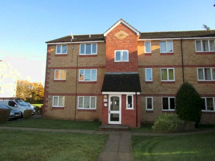 Studio To Rent In Prestatyn Close, Stevenage, Hertfordshire, SG1