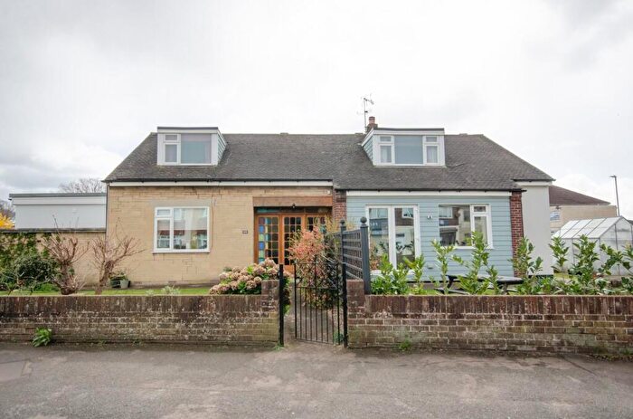 4 Bedroom Detached House For Sale In Quakers Road, Downend, Bristol, BS16