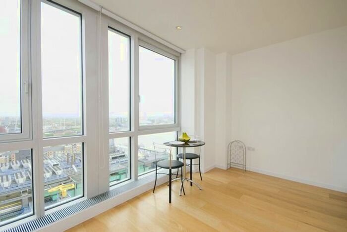 Studio To Rent In Ontario Tower, Canary Wharf, London, E14