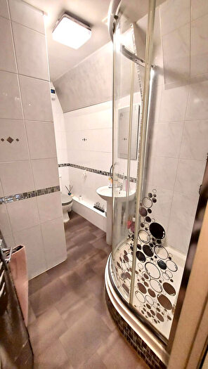 Flat To Rent In High Road, N22
