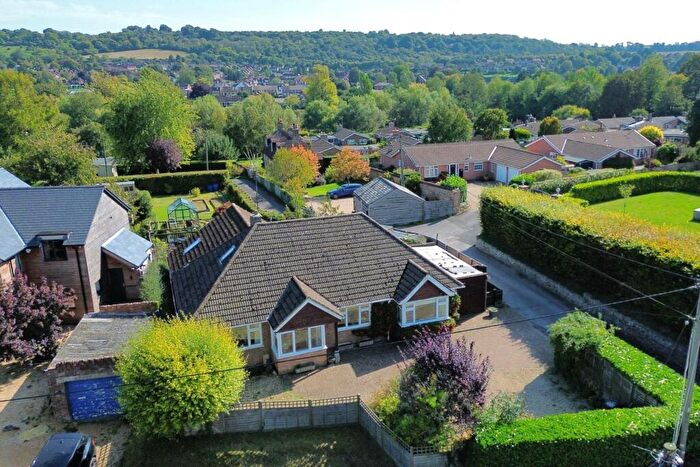 4 Bedroom Detached House For Sale In Poulton Hill, Marlborough, SN8