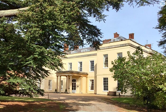 2 Bedroom Flat To Rent In Swallowfield Park, Swallowfield, Reading, Berkshire, RG7