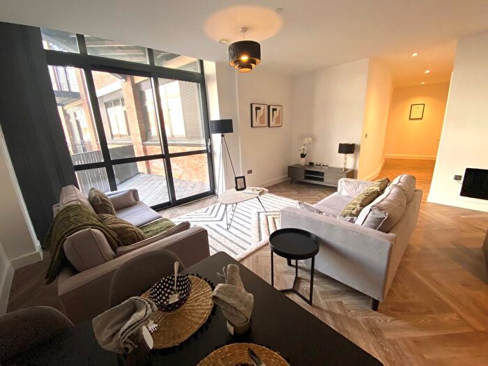2 Bedroom Apartment To Rent In Priory House, Birmingham, B5