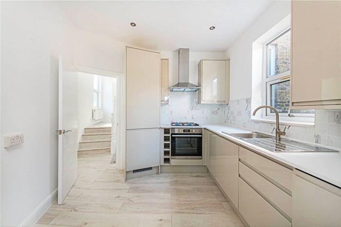 2 Bedroom Flat To Rent In Rainville Road, W6