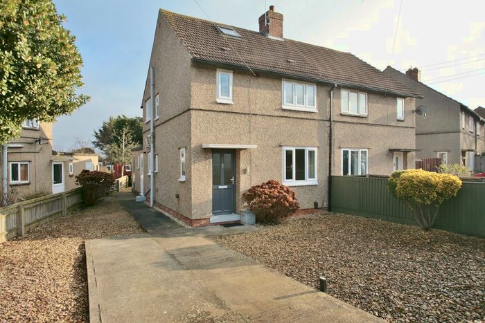 2 Bedroom Semi-Detached House To Rent In Marlborough Avenue, Kidlington OX5