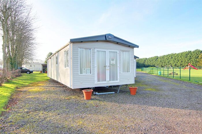 2 Bedroom Chalet For Sale In Woodthorpe Leisure Park, Woodthorpe, Alford, LN13