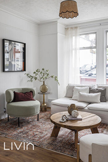 3 Bedroom House For Sale In Grange Park Road, Thornton Heath, Surrey, CR7