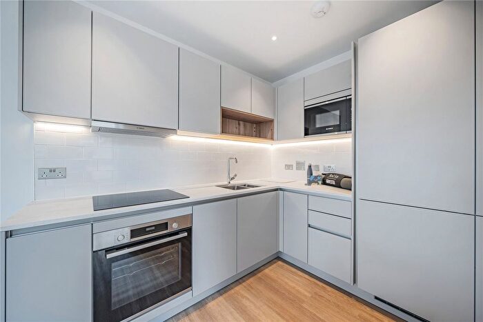 1 Bedroom Flat To Rent In Henley Cross, London, SE3