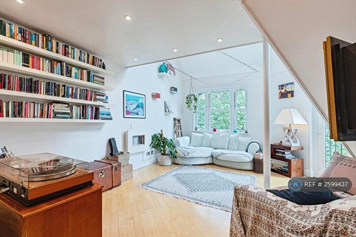 2 Bedroom Flat To Rent In Dalston Lane, London, E8